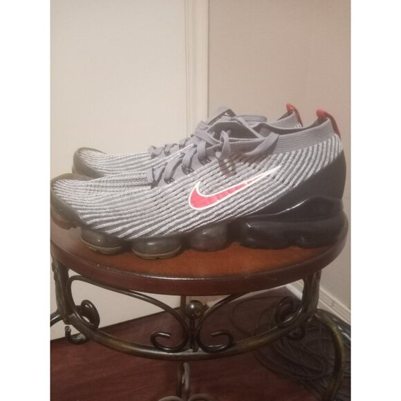 Nike Air VaporMax Flyknit 3 Men's Size 11.5 Particle Grey/Black/Red, AJ6900-012 - Picture 9 of 15